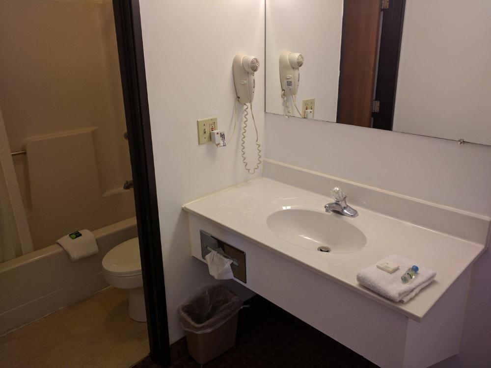 Double Room with Two Double Beds - Non-Smoking interior